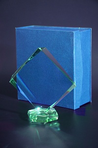 Награда стеклянная (сувенир) G022C/FP 185х175мм футляр в комплекте