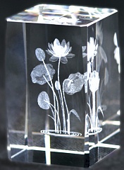 Награда хрустальная Цветок 50х50х80мм в комплекте коробка KR5080/FLO